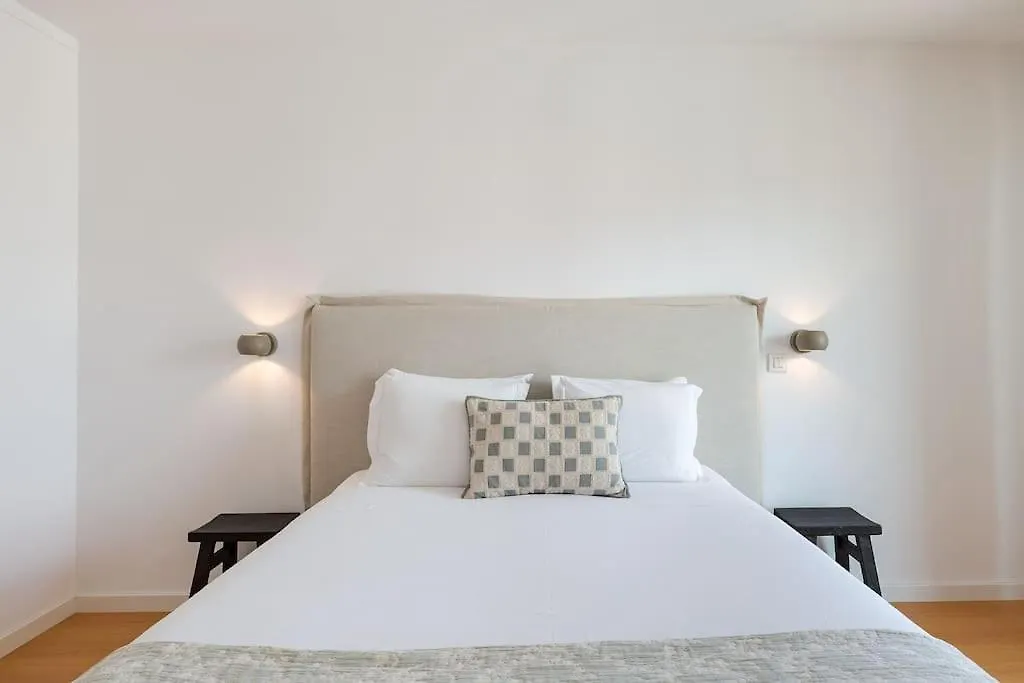 Apartment For The City Lovers- Downtown Lisbon- Free Parking Portugal