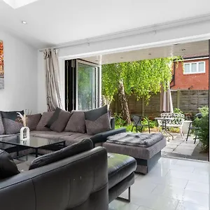 Shard View 3 Bed Entire , London United Kingdom